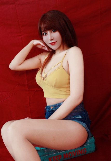 Uying ポルノスター 画像