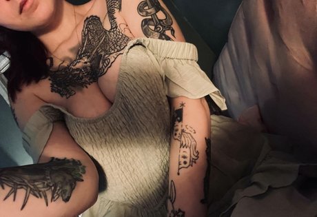 lleykt421 ポルノスター 独占 写真