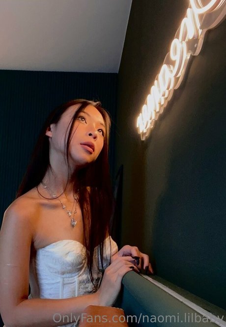 Naomi lilbaby ポルノ女優 写真