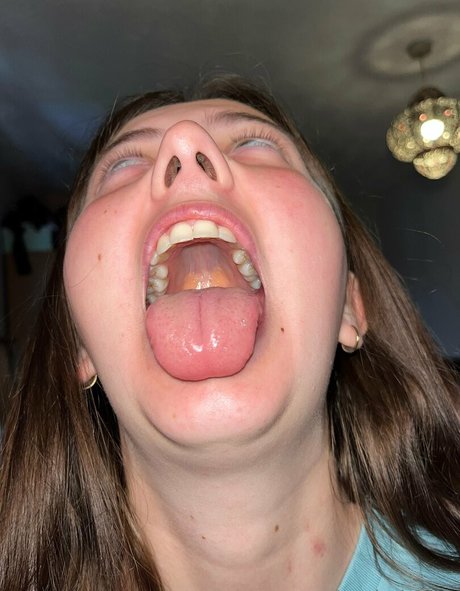 ティーンソロOnlyFans エロチック 画像