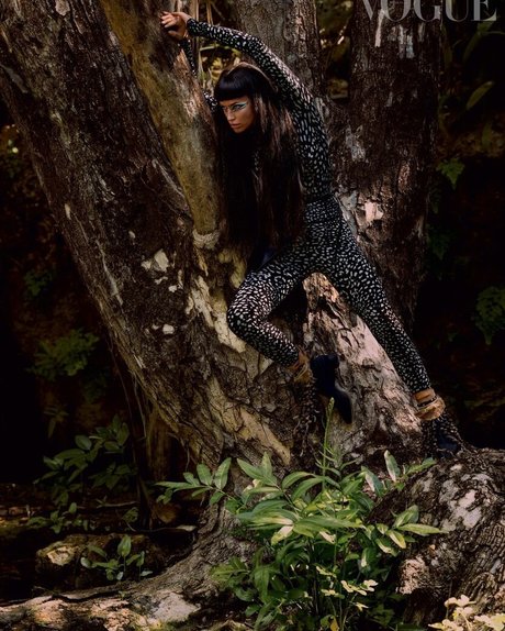 客室乗務員 OnlyFans セクシーヌード 写真