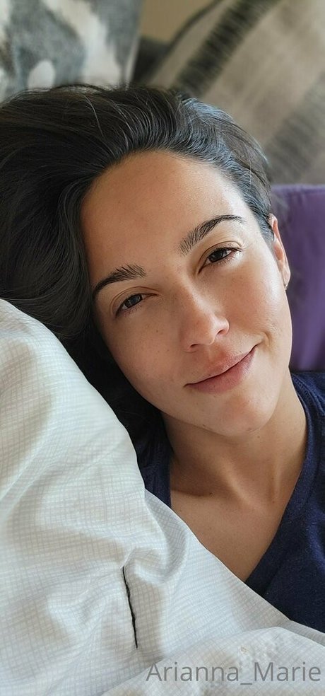 フィンドムオンリーファンズ ホットヌード 写真