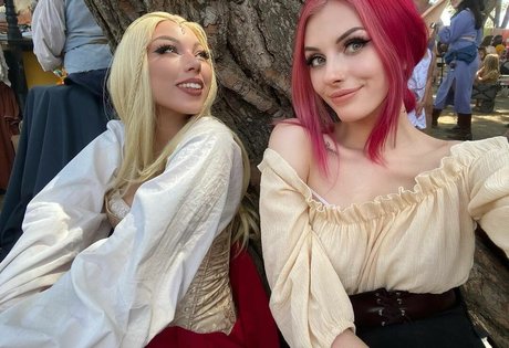 巨乳とお尻のOnlyFans 無料ポルノ 写真