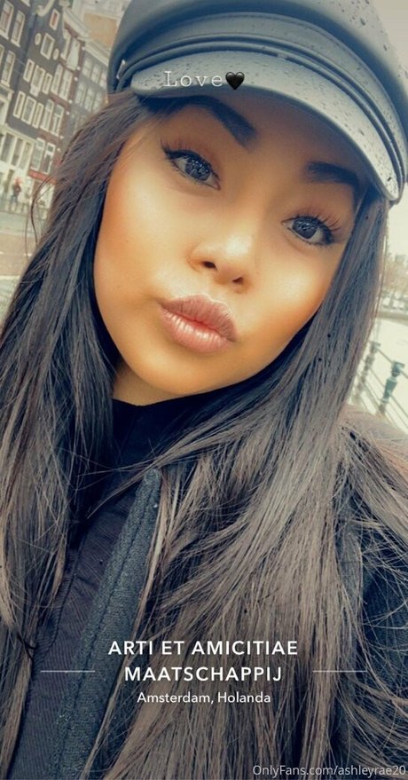 ashleyrae20 top profile image