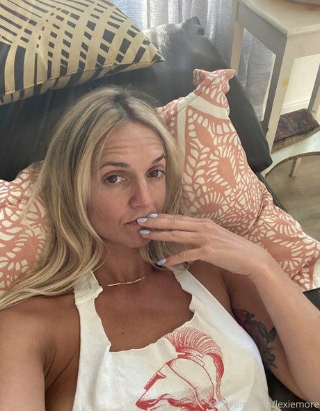 ゲイの若いOnlyFans ホット裸 画像