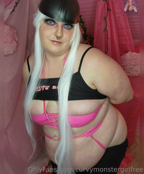 curvymonstergirlfree アダルトモデル 写真