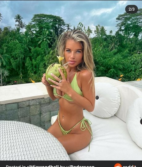 黒檀の白いチンポOnlyFans ポルノ 写真