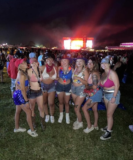 自然なお尻OnlyFans セクシーヌード ギャラリー