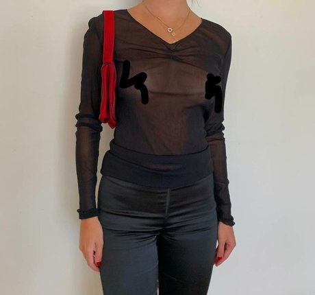 アナルパウグオンリーファンズ ホット裸 写真