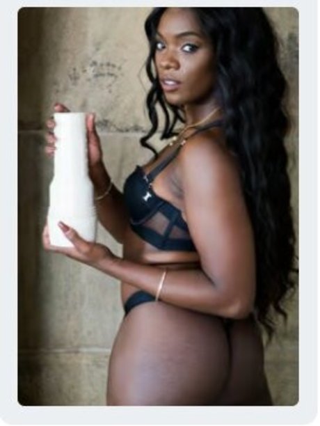 スターティーンオンリーファンズ アートポルノ ギャラリー