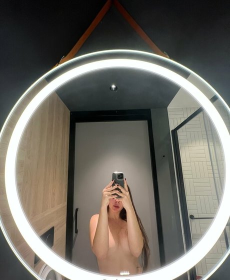 Apofigeaa ホットなポルノスター 画像