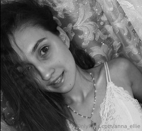 anna ellie セクシーモデル 写真