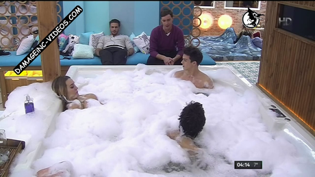 Yasmila Mendeguia ポルノスター ヌード ギャラリー