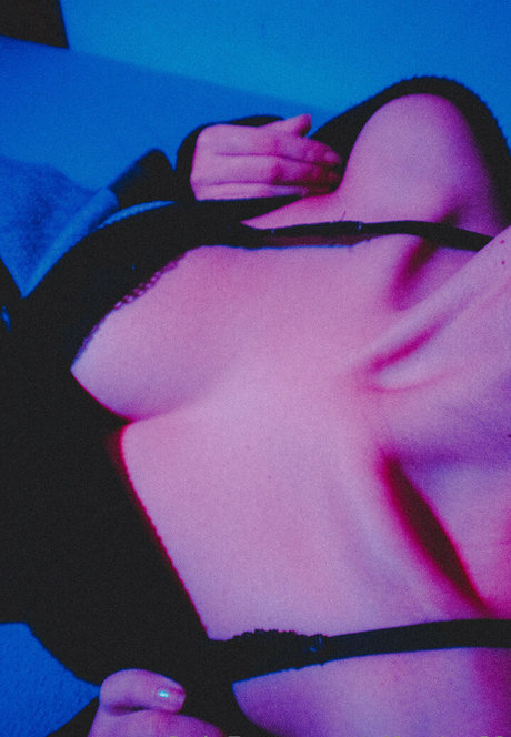 elfawho69 セクシーモデル 写真