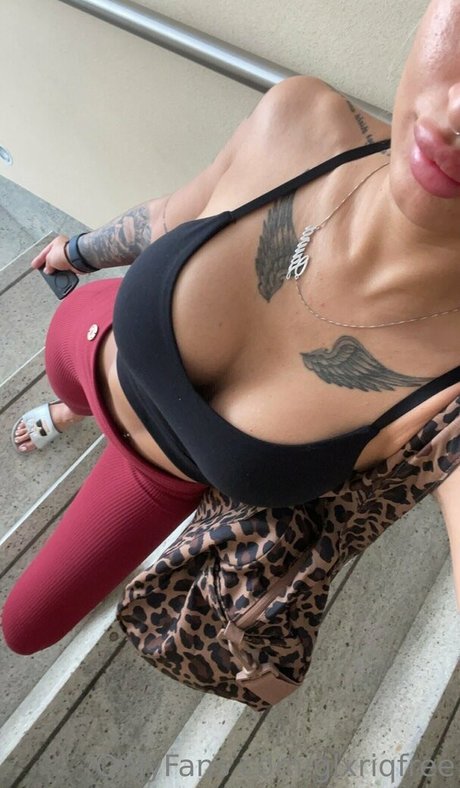 ティーンシーメールOnlyFans アダルト 写真