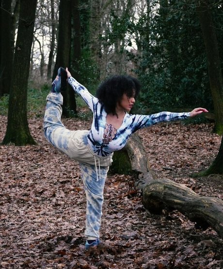 金髪ストリップOnlyFans ホットポルノ 写真