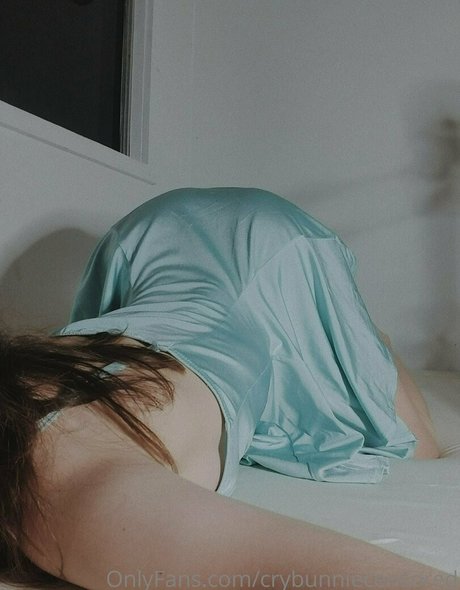 crybunniecensored かわいいスター 写真