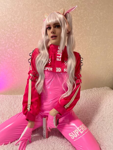 レズビアン ストラップオン OnlyFans 美しいヌード 写真