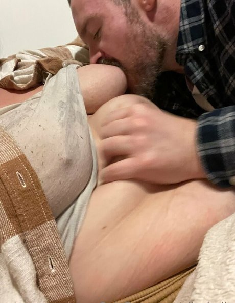 ellesbelly アート女優 画像