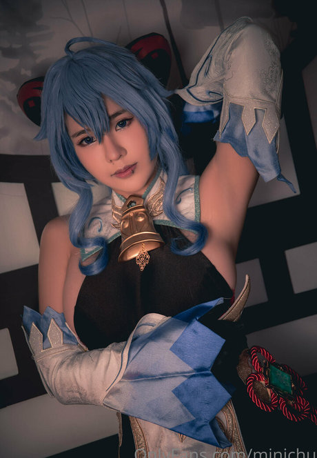 金髪秘書 OnlyFans 無料裸 画像