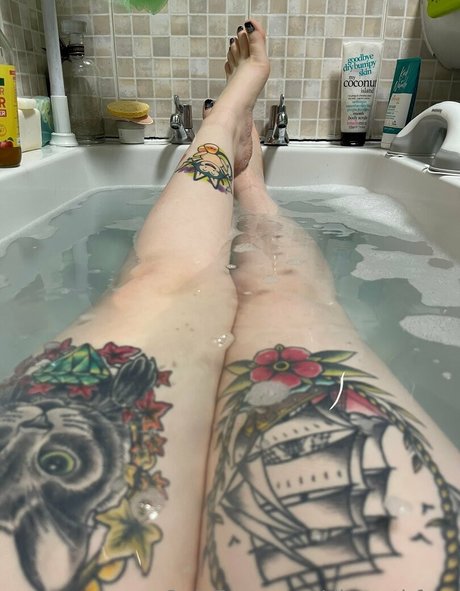 dbzgoth ヌードモデル 写真