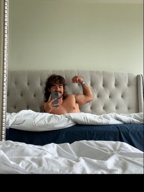 Jace Davey 裸モデル 写真