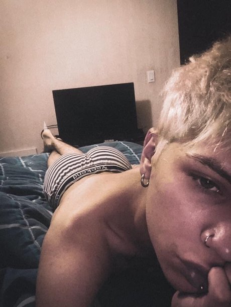 Diego sullivan 裸モデル ギャラリー