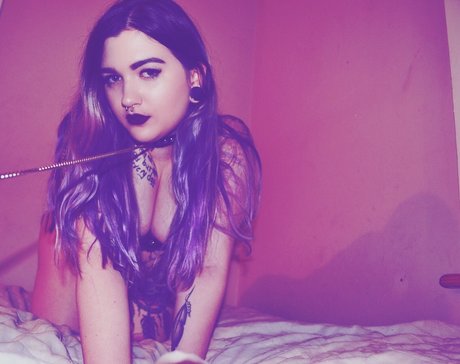 Ms Violet Lane アダルトモデル 画像