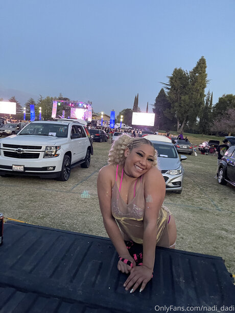 母乳オンリーファン ポルノ 画像