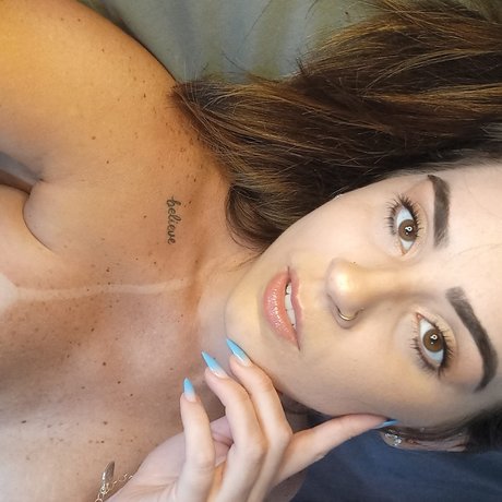 N Roberta セックスポルノスター 写真