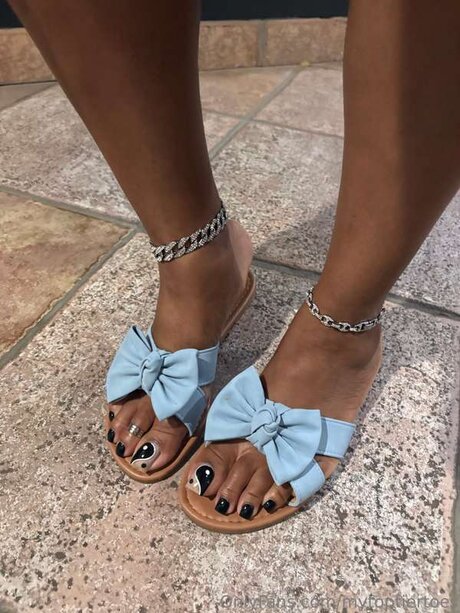 MyTopTierToes かわいいポルノスター 画像