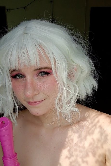 natnats 女優 写真