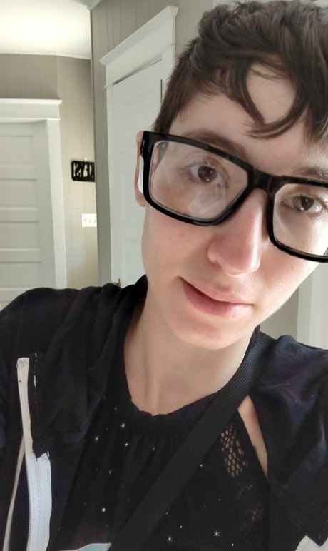 Eiko Tenshi エロティックモデル 写真