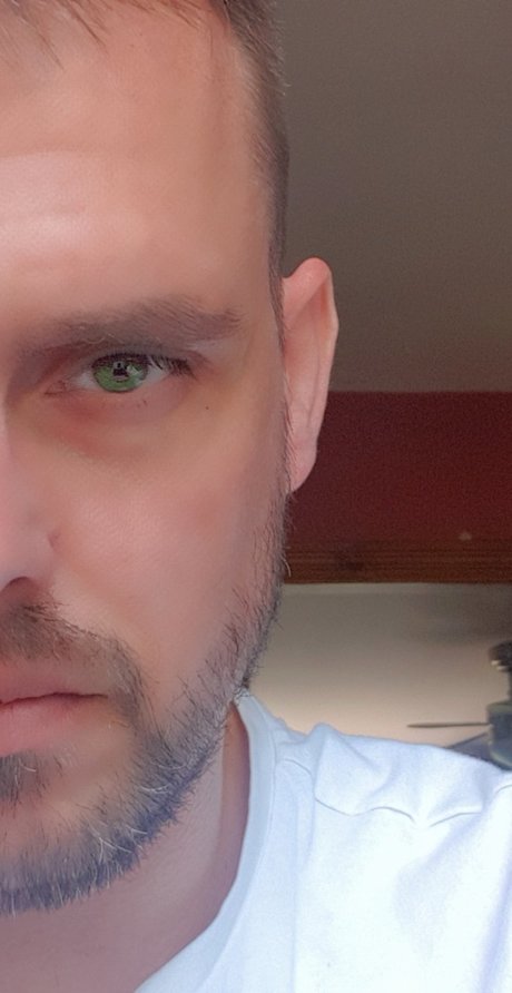 Naughtysideof ポルノモデル 写真