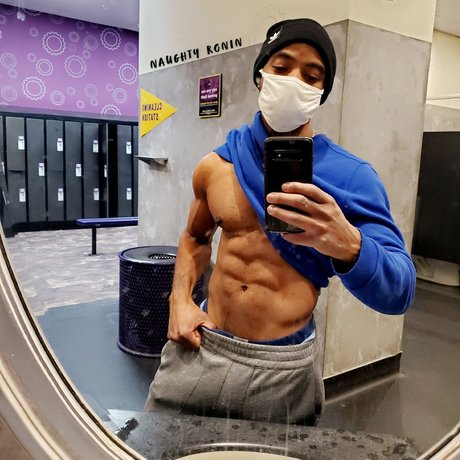 Ronin Morceguinho ポルノスター パーフェクト 画像