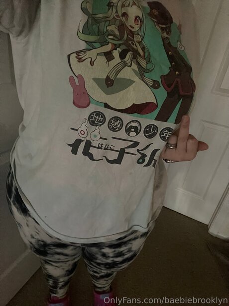 ブルネットの教師OnlyFans セクシーヌード 写真