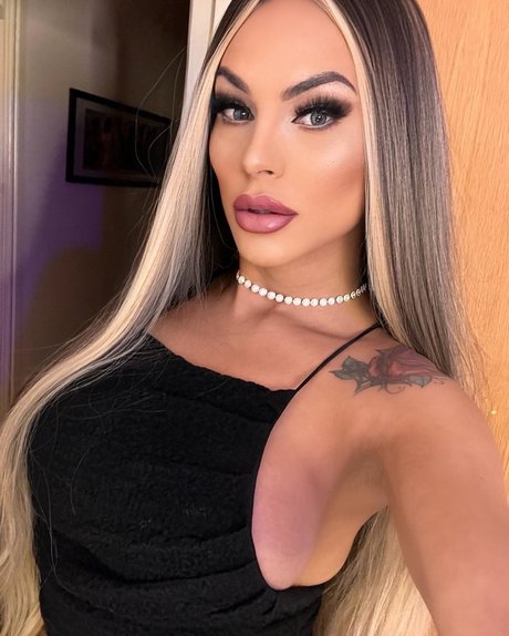 _HaileyCheery Phat DICK QUEEN かわいいスター 写真