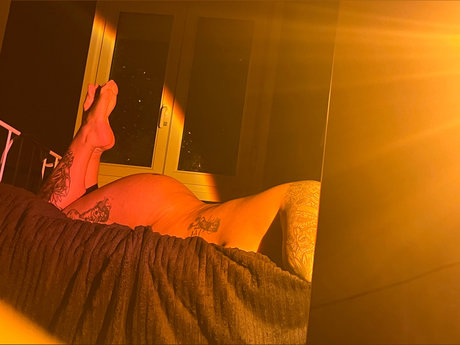 Neni Moon ポルノモデル ギャラリー