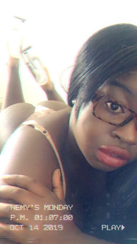 Nemy Vendetta 素敵なスター 写真