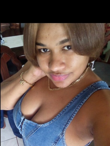 Ruth Esther XXXモデル 写真