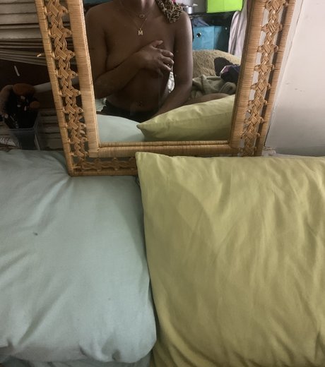 Moeee 無料モデル 写真