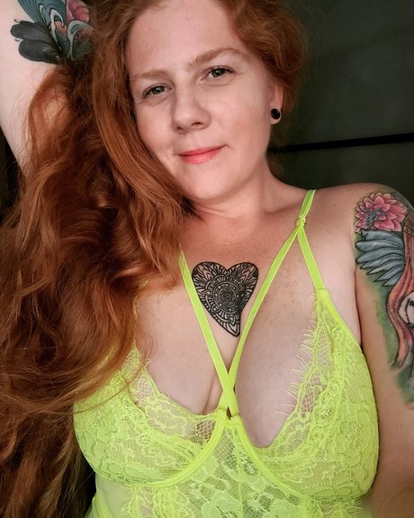 Alice s Wonderland_ 裸のモデル 画像