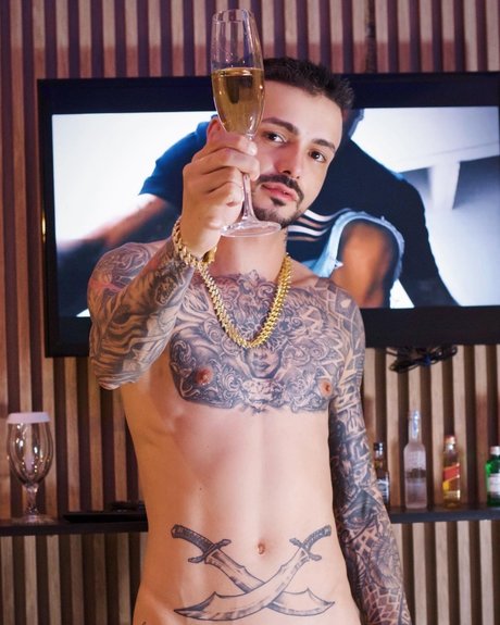 Cristiano ポルノ女優 画像