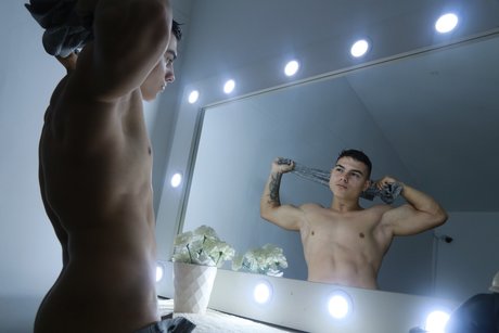 nicky johnson スター 裸 写真