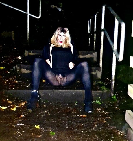 Nichola bimbo 裸のモデル 写真