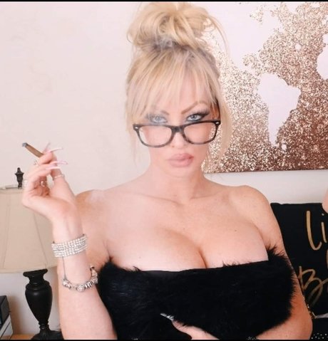 美しい足 OnlyFans アートヌード 画像