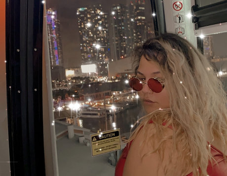 Cubanita bbw HDモデル 写真