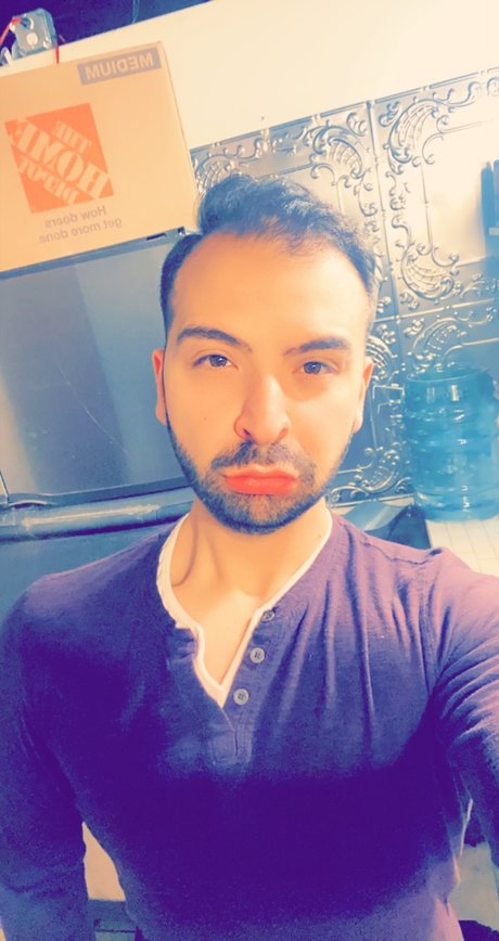 Basel セクシーなポルノスター ギャラリー