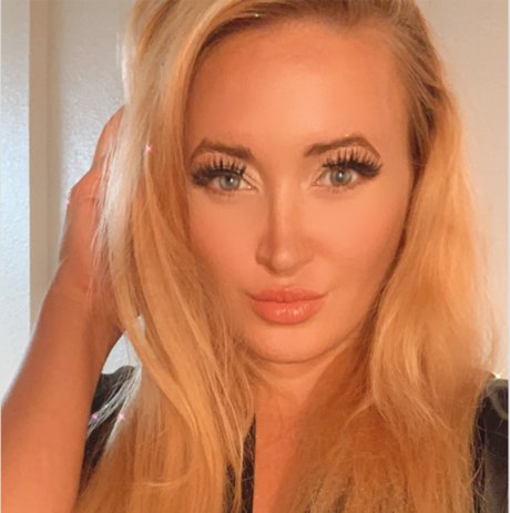 Nikki C ms 裸の女優 ギャラリー