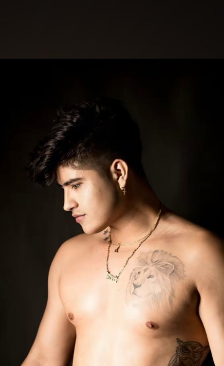 Alver P rez Guzm n ヌードモデル 写真